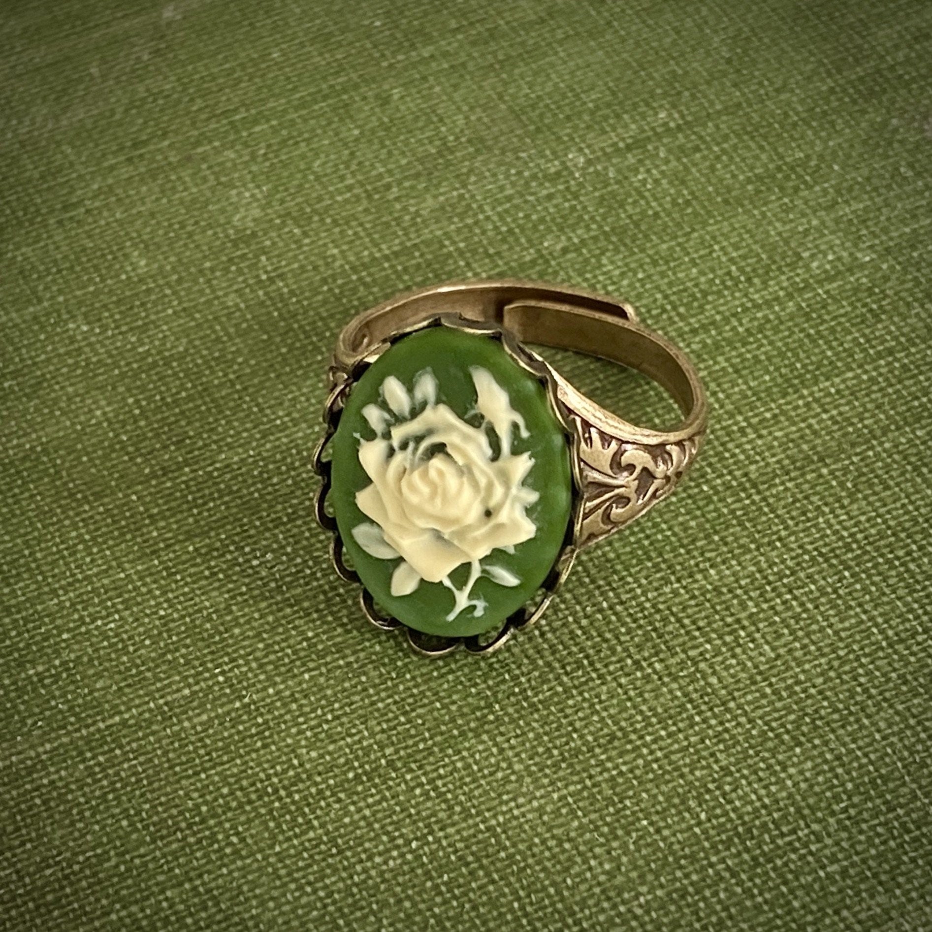 Green and White Rose Cameo Ring