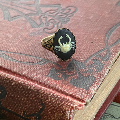 Vintage Zodiac Cameo Ring - Cancer