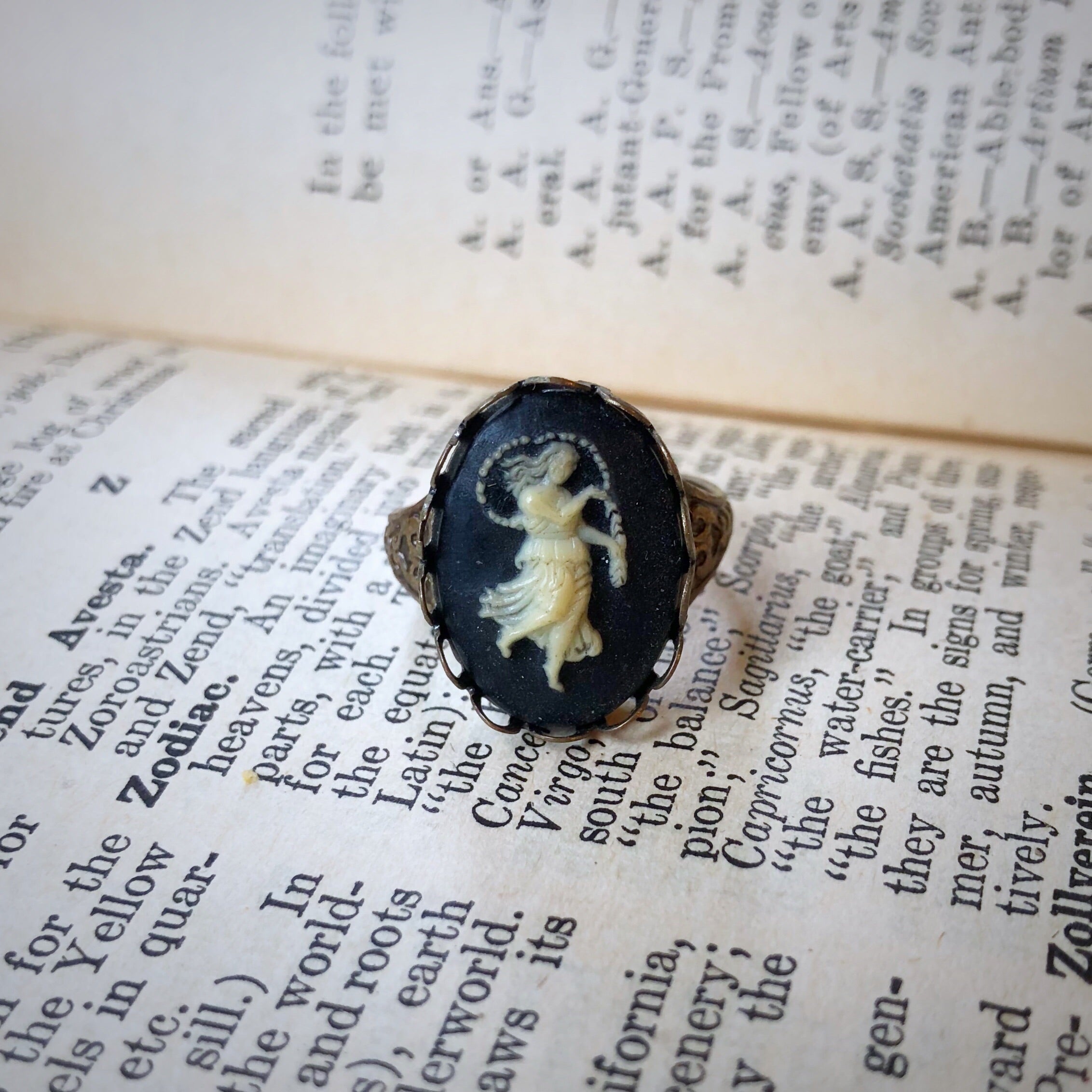 Vintage Zodiac Cameo Ring - Virgo