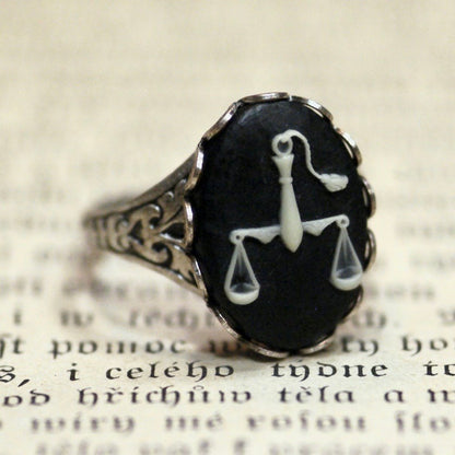 Vintage Zodiac Cameo Ring - Libra