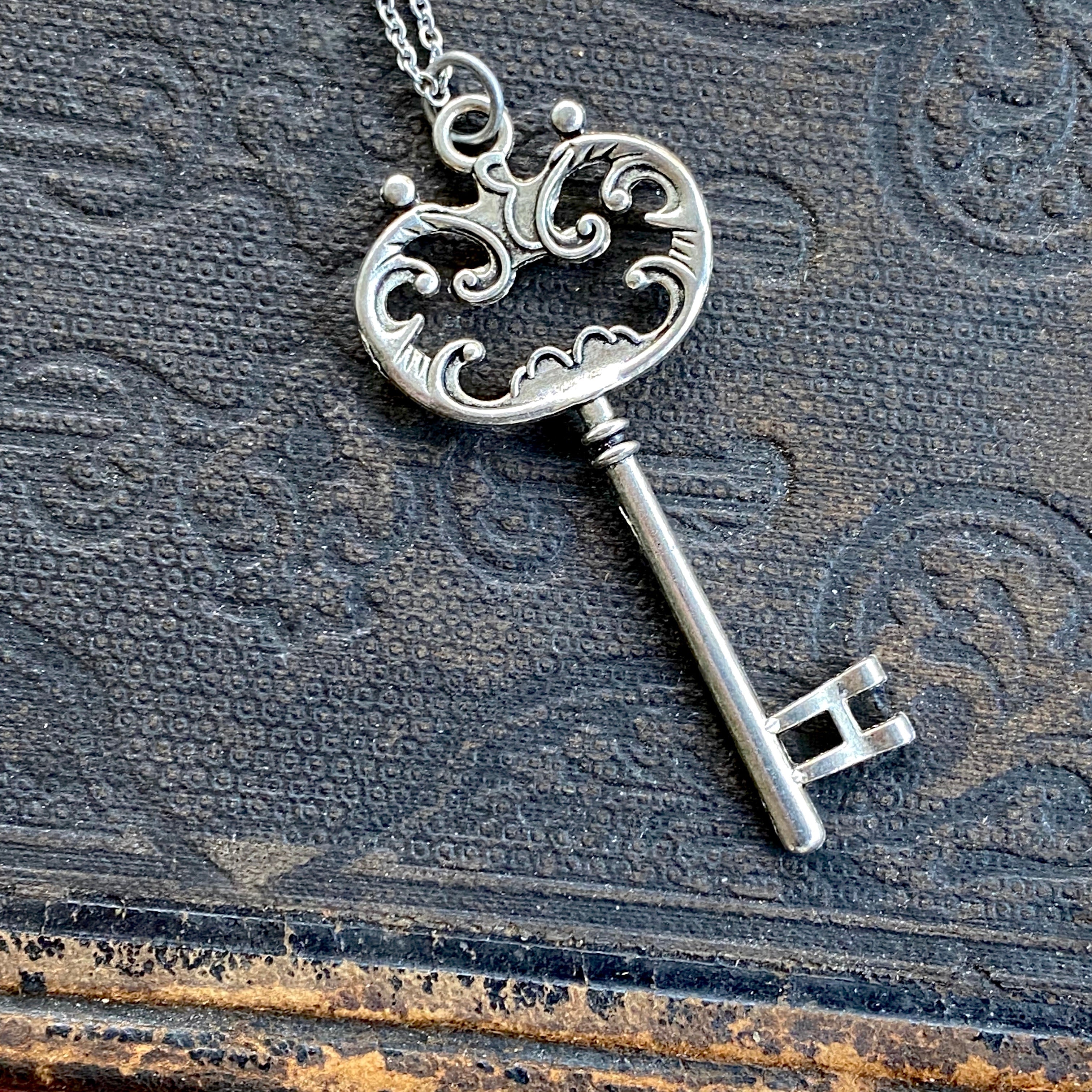 Antique Bronze Skeleton Key Necklace Swirly Key Pendant -  Israel