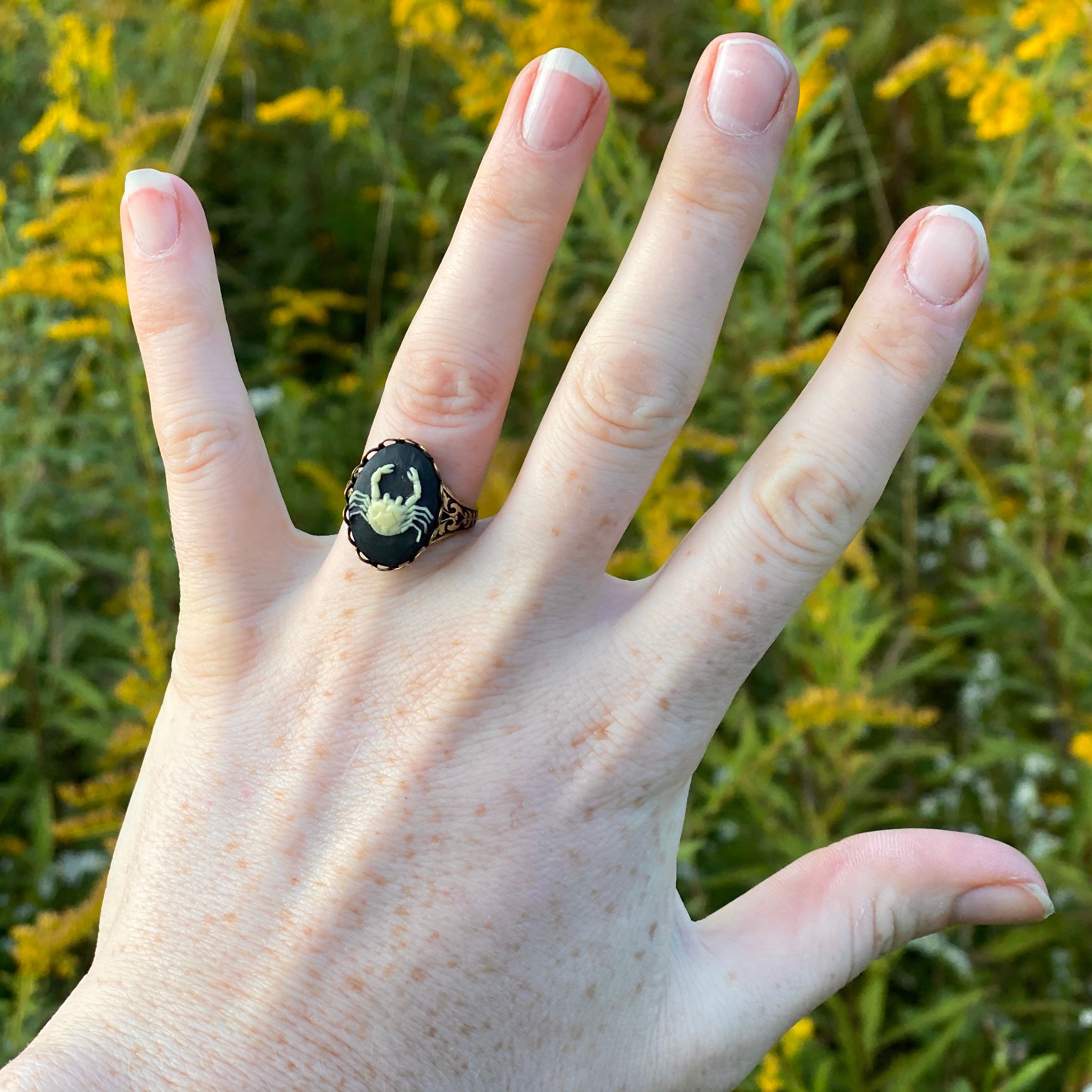 Vintage Zodiac Cameo Ring - Cancer