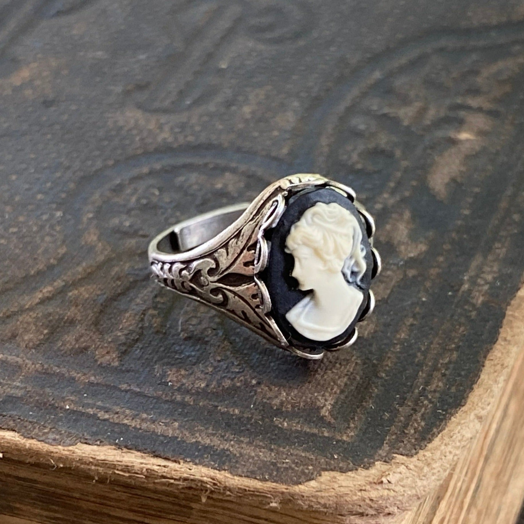 Antiqued silver vintage style adjustable ring with black and white cameo lady