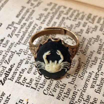 Vintage Zodiac Cameo Ring - Cancer