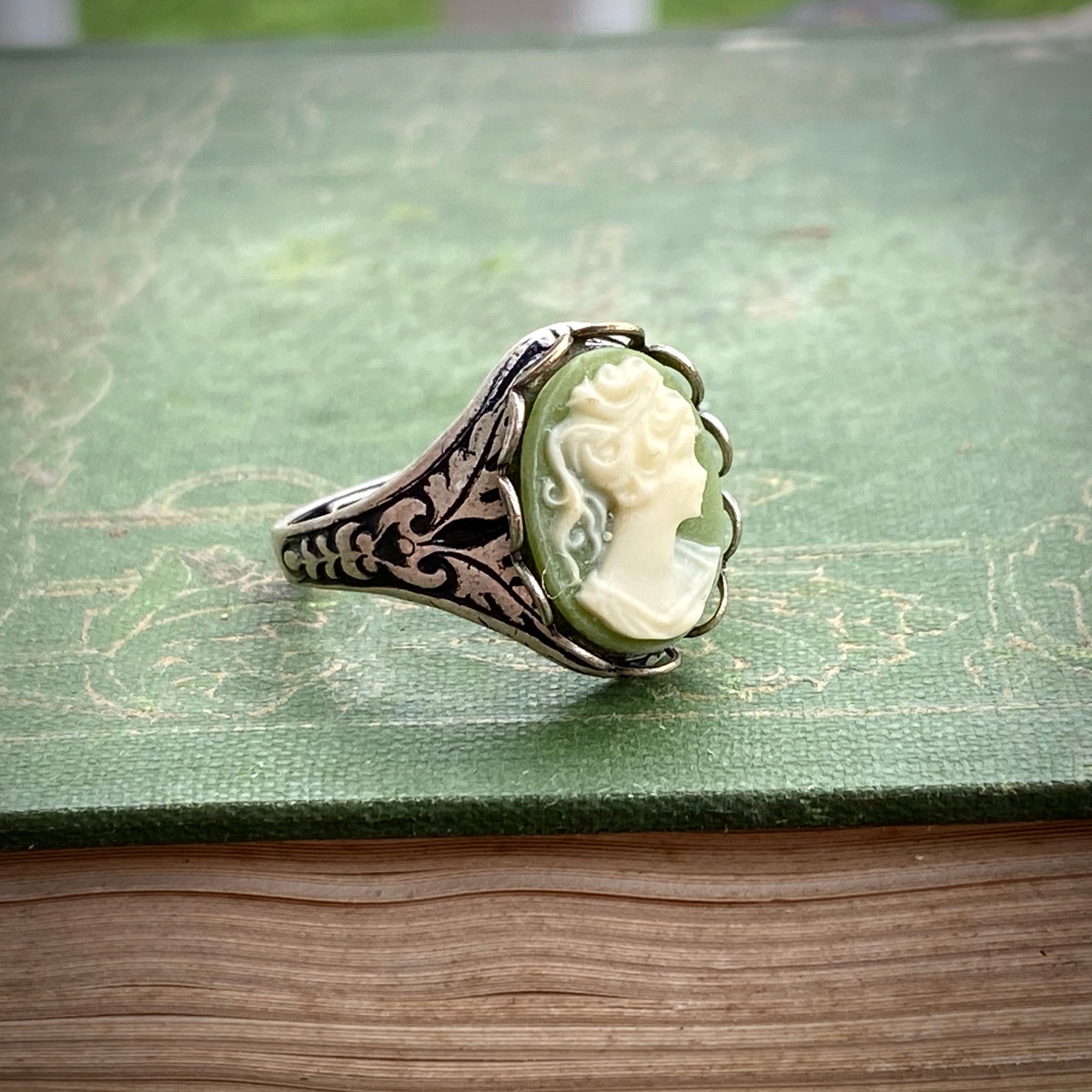 Green Lady Cameo Ring