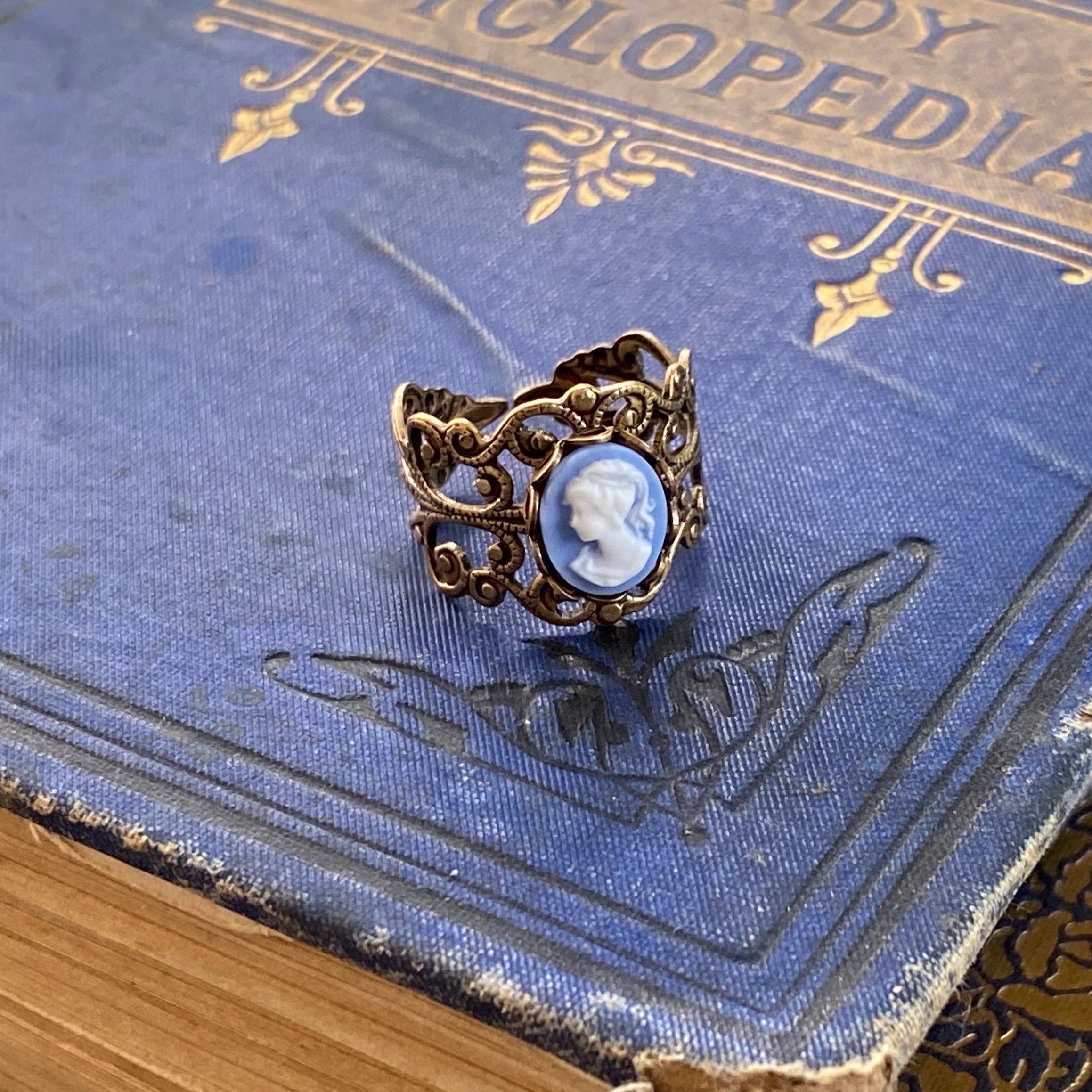 Blue Lady Cameo Ring in Silver Filigree