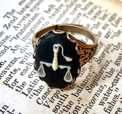 Vintage Zodiac Cameo Ring - Libra