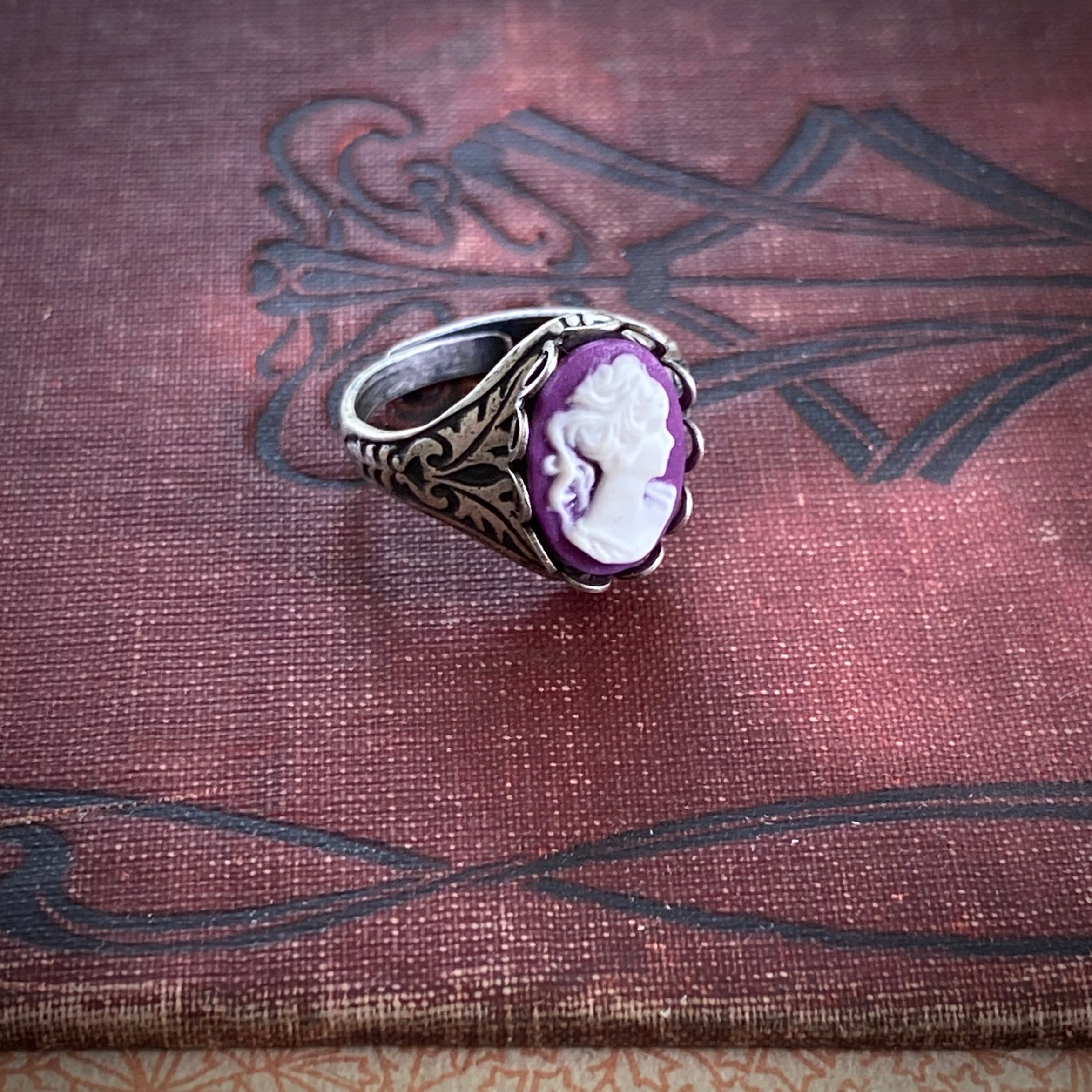 Purple Lady Cameo Ring